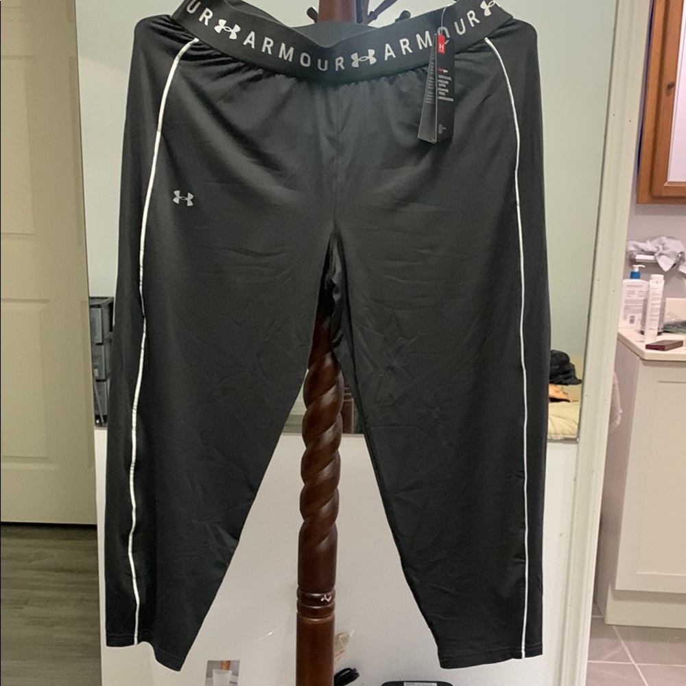 Under Armour Black Sweatpants with Elastic Waistband